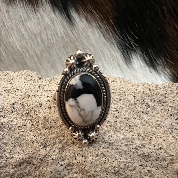 Southwest Jewelry - ❤️ White Buffalo Turquoise Oval Ring Navajo Style Matte Sterling ADJ Sz 5 to 7.5